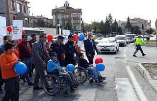Engelli öğrenciler yaya önceliğine dikkat çekti