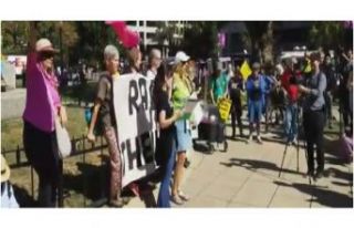 Göstericilerden Trump'a: 'İran'la...