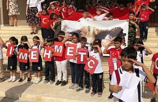 Hatay’da öğrenciler Mehmetçiğe selamla mektup...