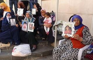 HDP önündeki ailelerin evlat nöbeti 47’nci gününde