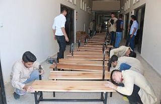 Hem okuyorlar hem de üretiyorlar