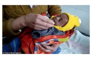 Hindistan’da yeni doğmuş kız bebeği canlı canlı...