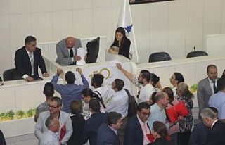 İşsiz gençlerden Soyer’e CV verme yarışı