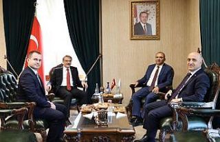 İZDES Heyeti Vali Ekinci’yi Ziyaret Etti