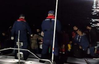 İzmir’de 405 kaçak göçmen yakalandı