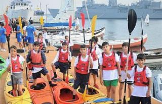 İzmir’in çocukları denizle buluştu