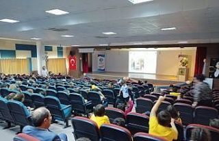 Jandarmadan ilköğretim öğrencilerine trafik eğitimi