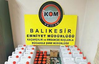 Kaçak etil alkol ve cinsel ürün satan aktara operasyon