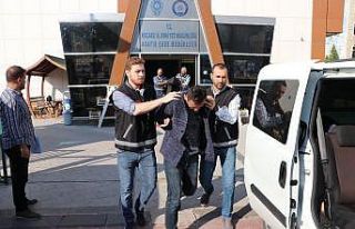 Kaçarken polisi ezip yaralayan 4 kişilik azılı...