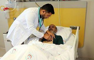 Kalbi duran hasta, 1 saatlik kalp masajıyla hayata...