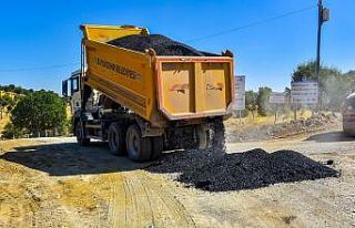 Kale’ de yol açma, genişletme ve asfaltlama çalışmaları...