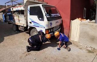 Kamyonet ile duvar arasında sıkışan sütçü öldü