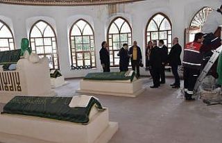 Karesi Bey’in türbesi bakıma alındı