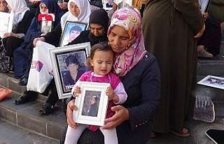 Kızını teröristlerin elinden kurtarmak için 1...