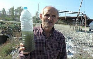 Kocaeli’de simsiyah su akan kanal vatandaşları...