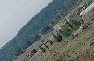 Kömür yüklü tır devrildi: 1 yaralı