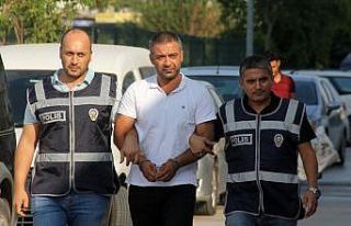 Korna çaldığı için polisin oğlunu bıçakladı