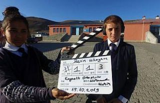 Köy çocuklarının kamera ile tanışma anı