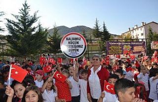 Küçük kalpli miniklerden Mehmetçiğe destek