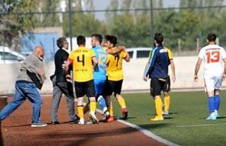 Kulüp Başkanı, futbolcusunu dövdü