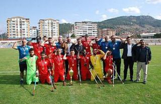 Kupa sevinci yaşamadılar, asker selamı verdiler