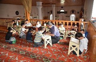 Kuran-ı Kerim Öğrenen öğrencilerden Mehmetçiğe...