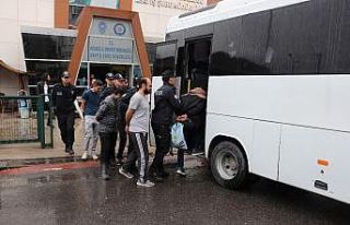 Kuş serisi otomobillere dadanan 11 kişilik çete...