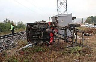 Kütahya’da yük treni kamyonete çarptı: 2 yaralı