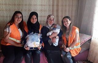 Kuyucak Belediyesi’nden 14 bebeğe hoş geldin ziyareti