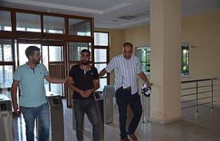 Kuyumcuyu soyan hırsız güvenlik kamerasına yakalandı