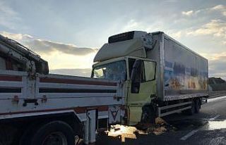 Kuzey Marmara Otoyolu’nda tır çekiciye çarptı:...