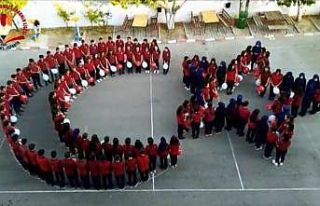 Liselilerden Barış Pınarı Harekatı’ndaki Mehmetçik’e...