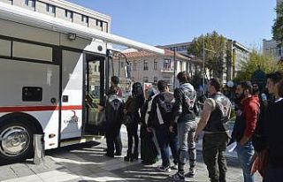 Mehmetçiklere kan bağışlamak için kuyruğa girdiler