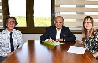 MEÜ’de misafir araştırmacı Dr. Veldhuizen’e,...