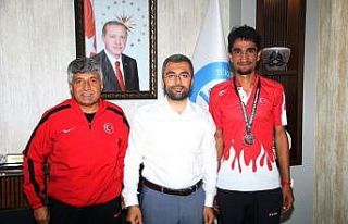 Milli atletten Başkan Say’a teşekkür ziyareti
