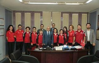 Minik yüzücüler Bursa yolunda