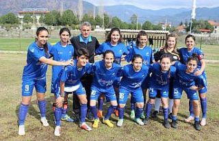 Muğla’nın tek kadın futbol kulübü liglerden...