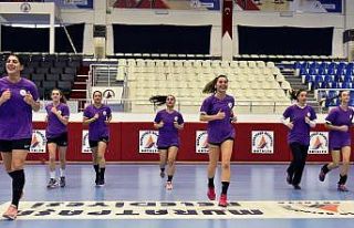 Muratpaşa Belediyesi kadın hentbol takımı sezonu...