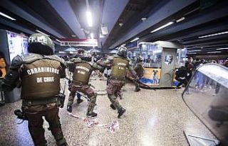 Öğrenciler 24 kuruş için Şili’yi yaktı