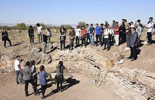 Öğrenciler Karacahisar Kalesini ziyaret etti