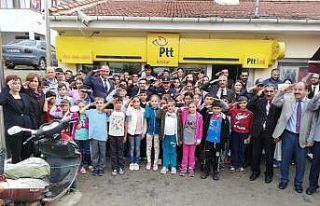 Öğrencilerden Mehmetçiklere şiirli ve mektuplu...