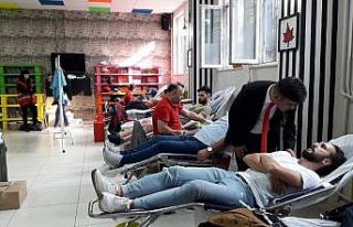 Okuldan rekor kan bağışı