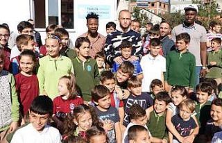 Onazi ve Doğan Erdoğan kütüphane açılışına...