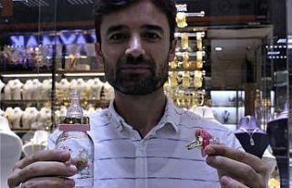 (Özel) Bebekler sütü altın biberondan içiyor