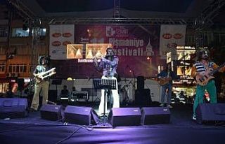 Retrobüs İzmitlileri geçmişe götürdü