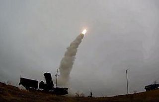 Rusya S-400 hava savunma sistemlerini ateşledi