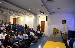 SAÜ Rektörü Savaşan İletişim Fakültesinde Sektör...