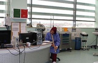 SAÜEAH’ta yoğun bakımda müzik terapi uygulaması...