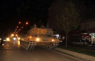 Sınıra tank ve zırhlı araç sevkiyatı