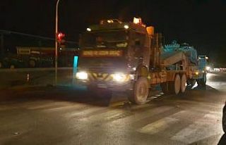 Suriye’ye askeri araç ve mühimmat sevkiyatı devam...